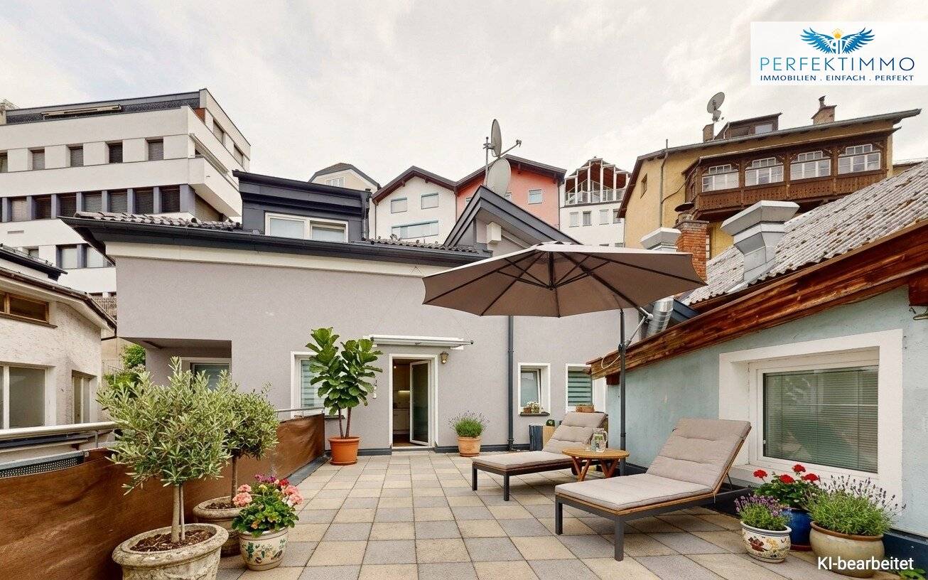 Townhouse with many possibilities