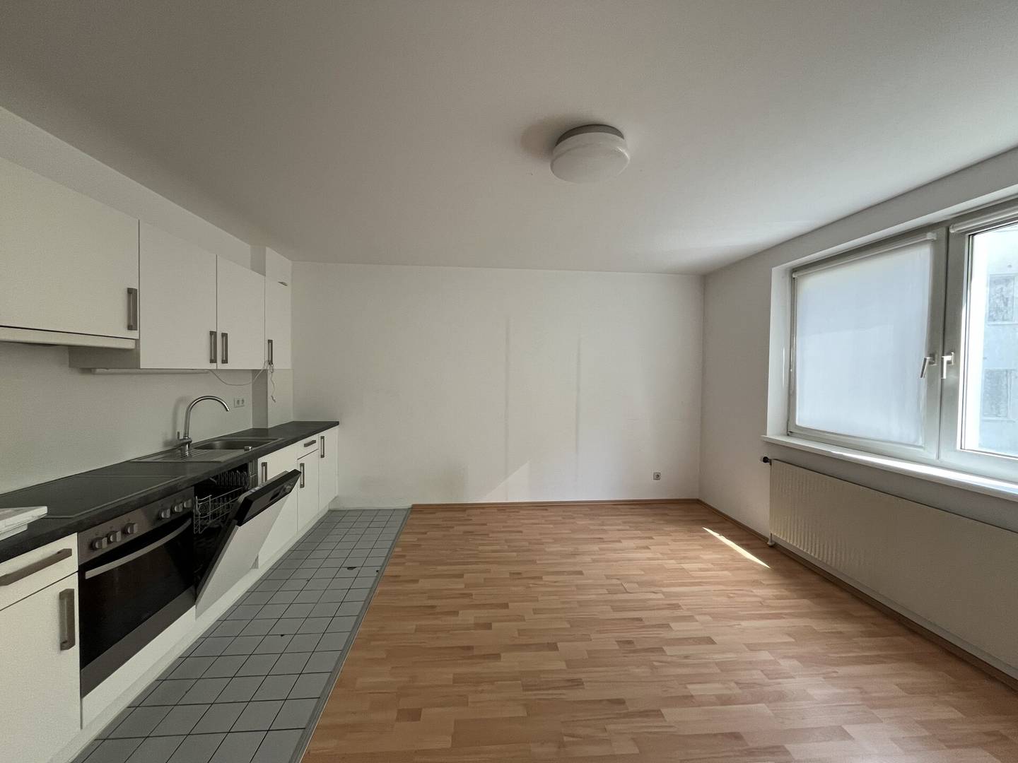Gepflegte Wohnung mit Lift und Einbauküche nahe Antonspark