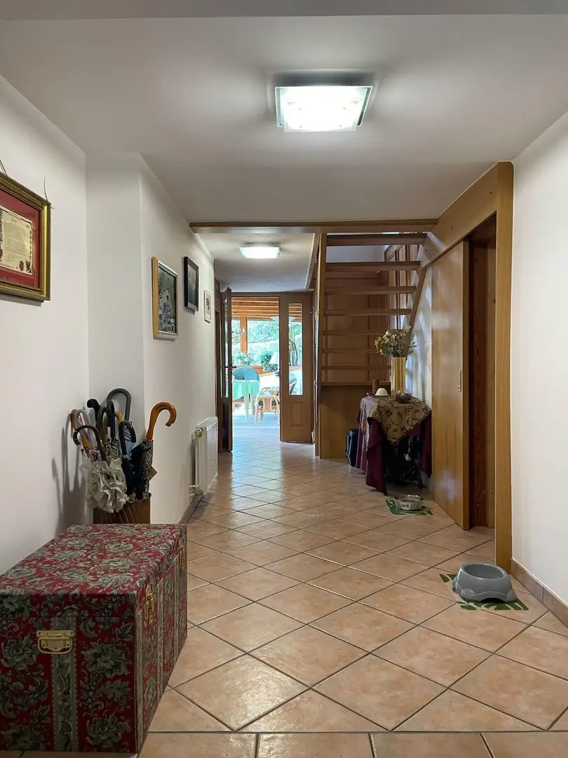 Familienwohnung in parkähnlichem Anwesen mit Burgblick