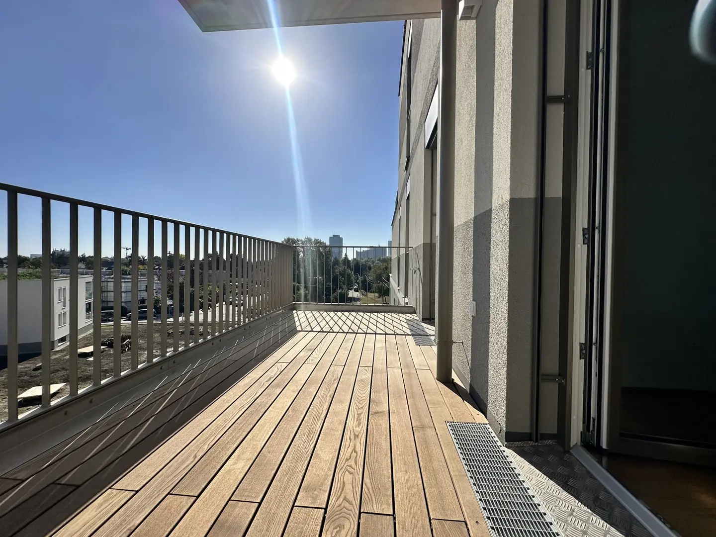 Helle Erstbezug Wohnung mit Balkon nahe Obere Alte Donau