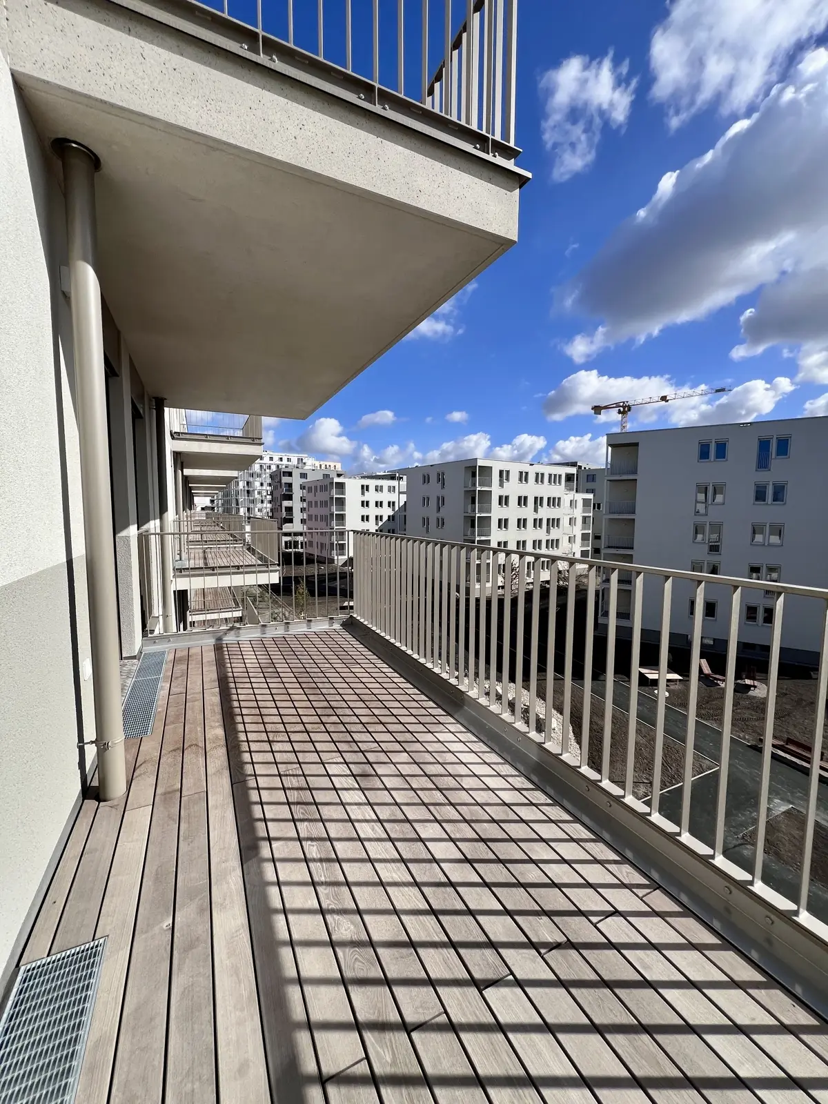 Bright first occupancy apartment with balcony near Obere Alte Donau