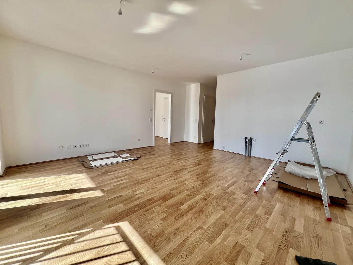 Bright first occupancy apartment with balcony near Obere Alte Donau