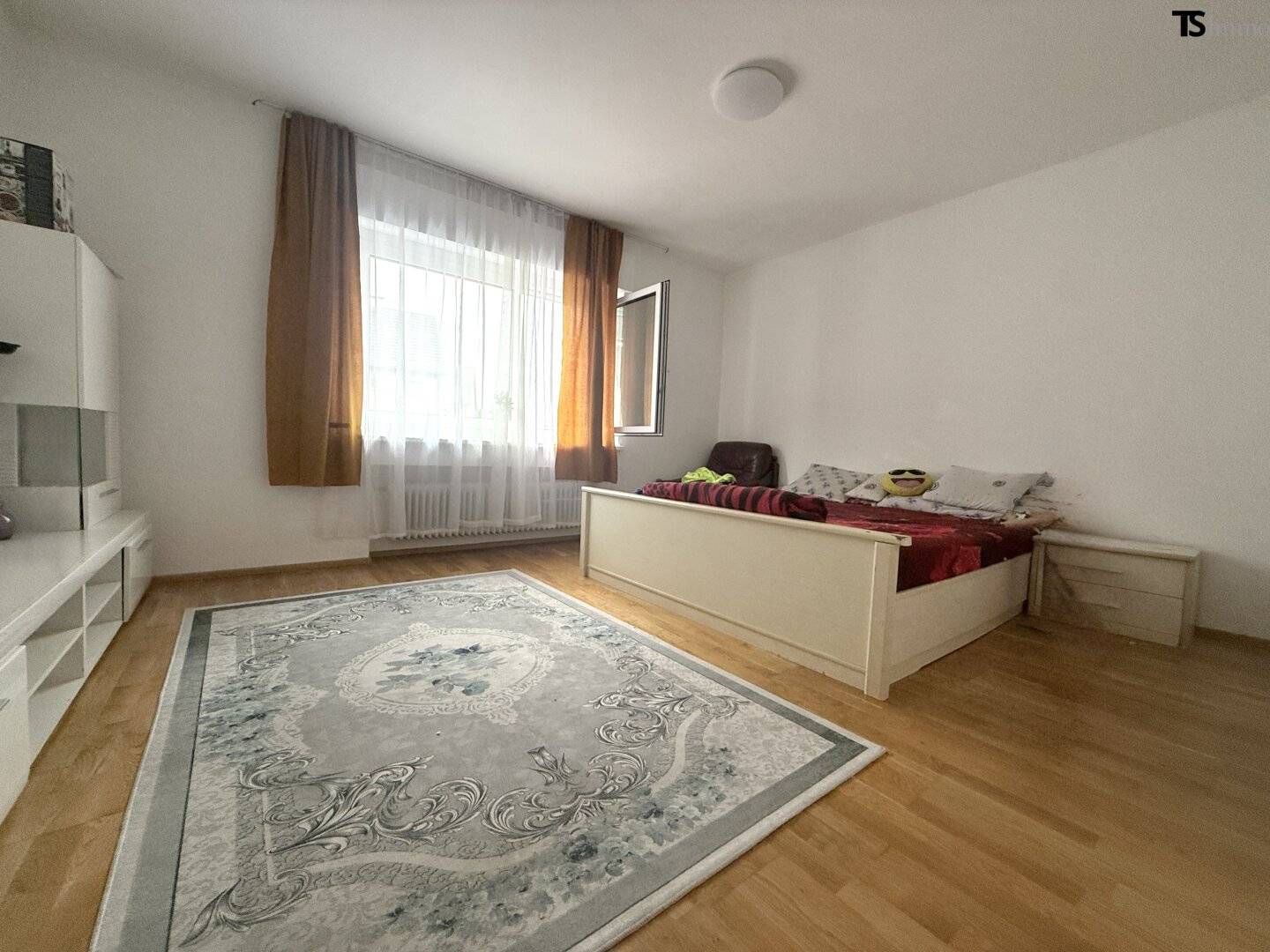 Feldkirch-Tisis: Großzügige 3,5-Zimmer-Wohnung ca. 75 m2 mit kleinem Balkon – nahe LKH &amp; Grenze Liechtenstein