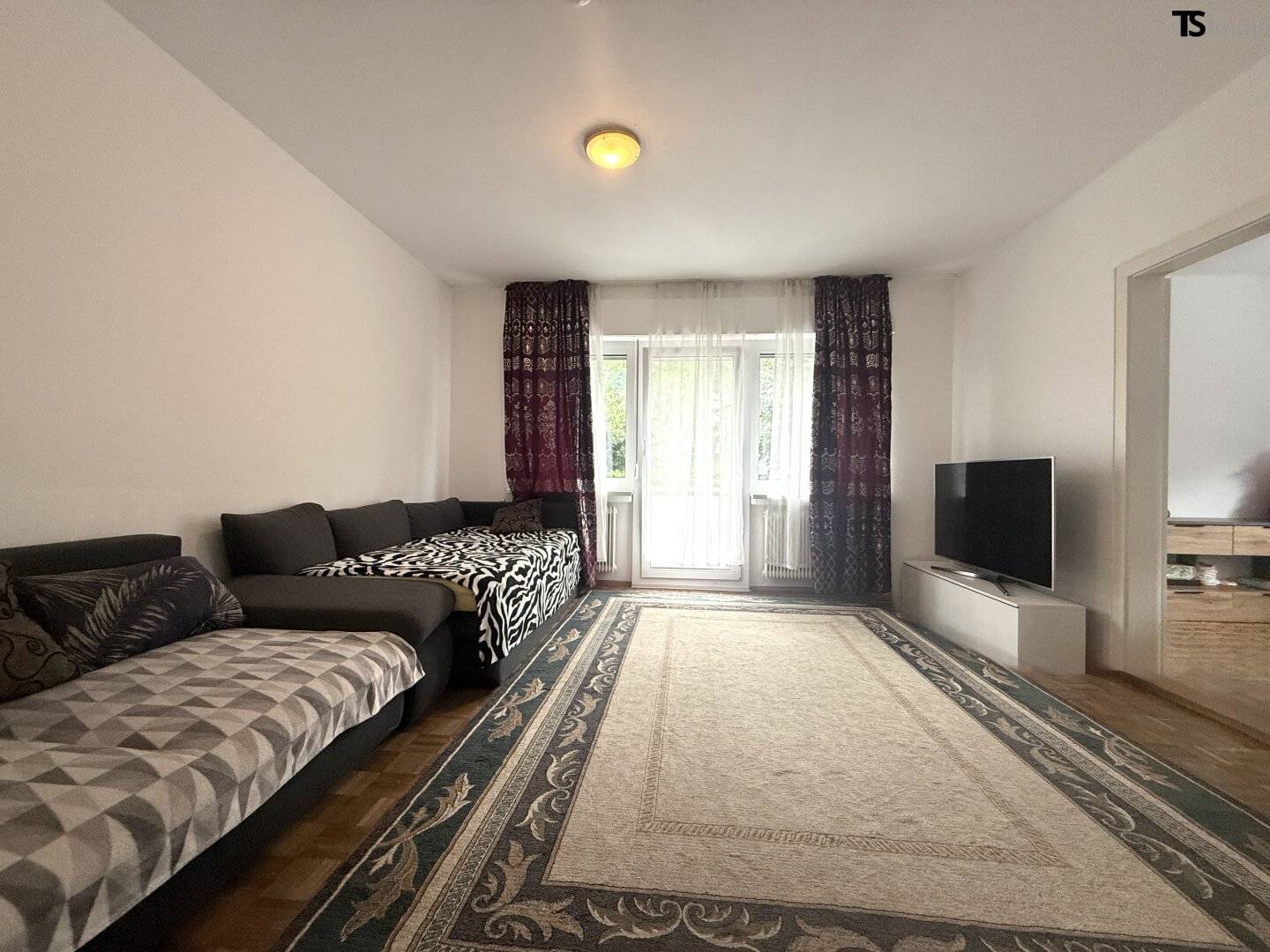 Feldkirch-Tisis: Großzügige 3,5-Zimmer-Wohnung ca. 75 m2 mit kleinem Balkon – nahe LKH &amp; Grenze Liechtenstein