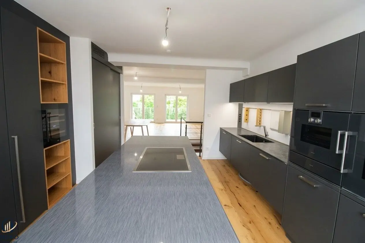 3 Freiflächen! Hochwertigste Ausstattung! Exklusive Maisonettewohnung mit 2 Eingängen!