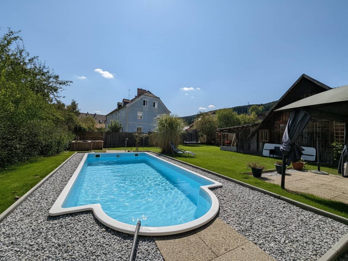 Immediately available spacious house in a good residential area
