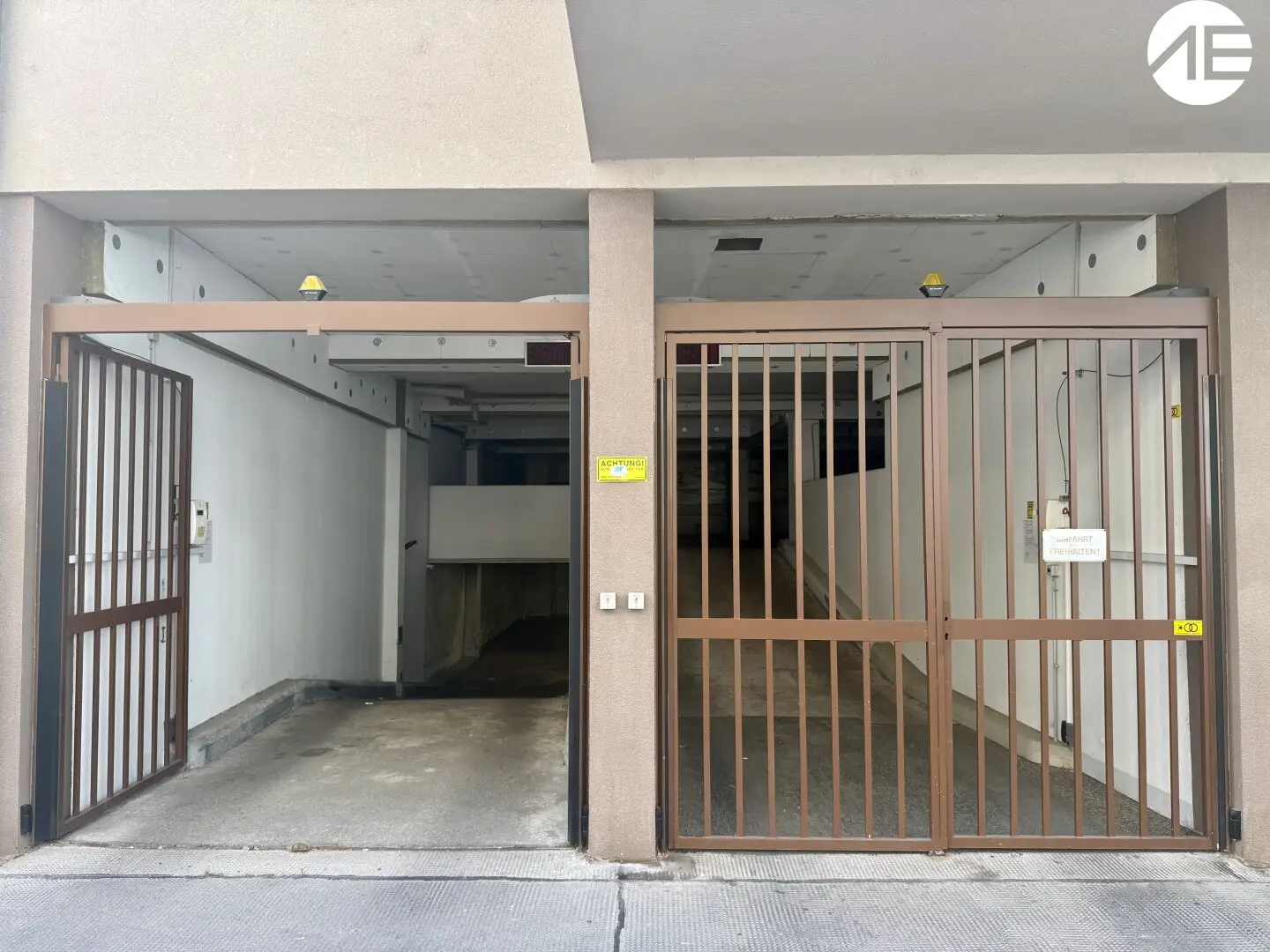 Exklusiver Garagenstellplatz im Servitenviertel – 1090 Wien, Hahngasse 21