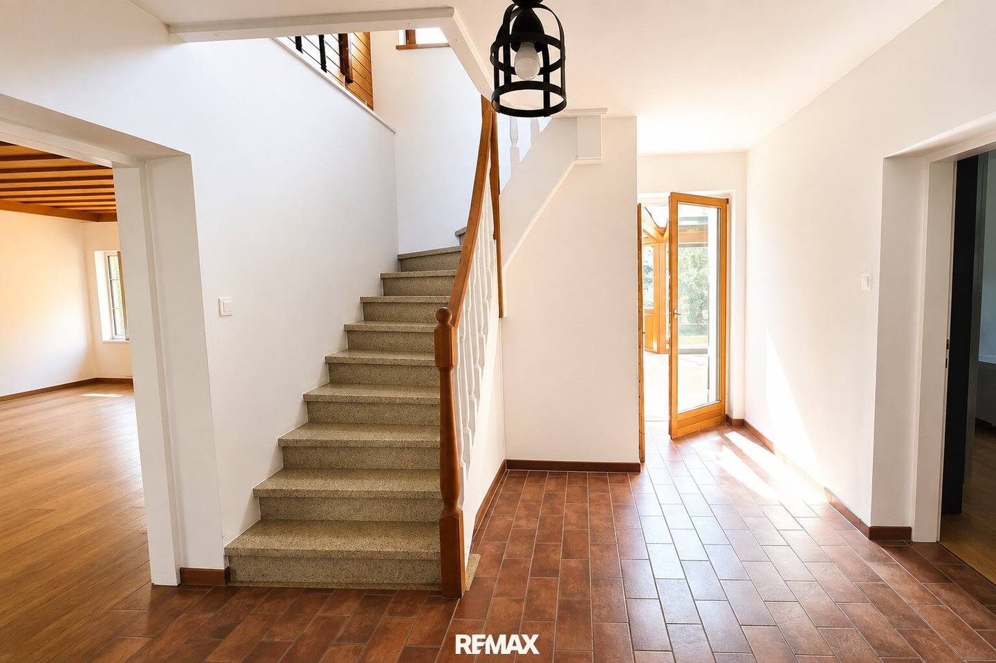 Sonnige Villa auf 1.052m2 Eigengrund am Ölberg