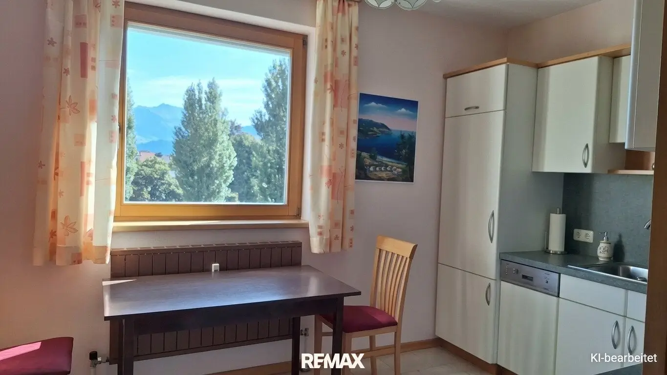 Spacious living – design individually: 4-room apartment with 2 balconies and underground parking space