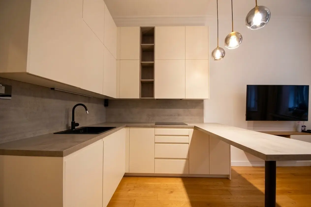 Charming old building apartment, first class renovated, near Rochusmarkt