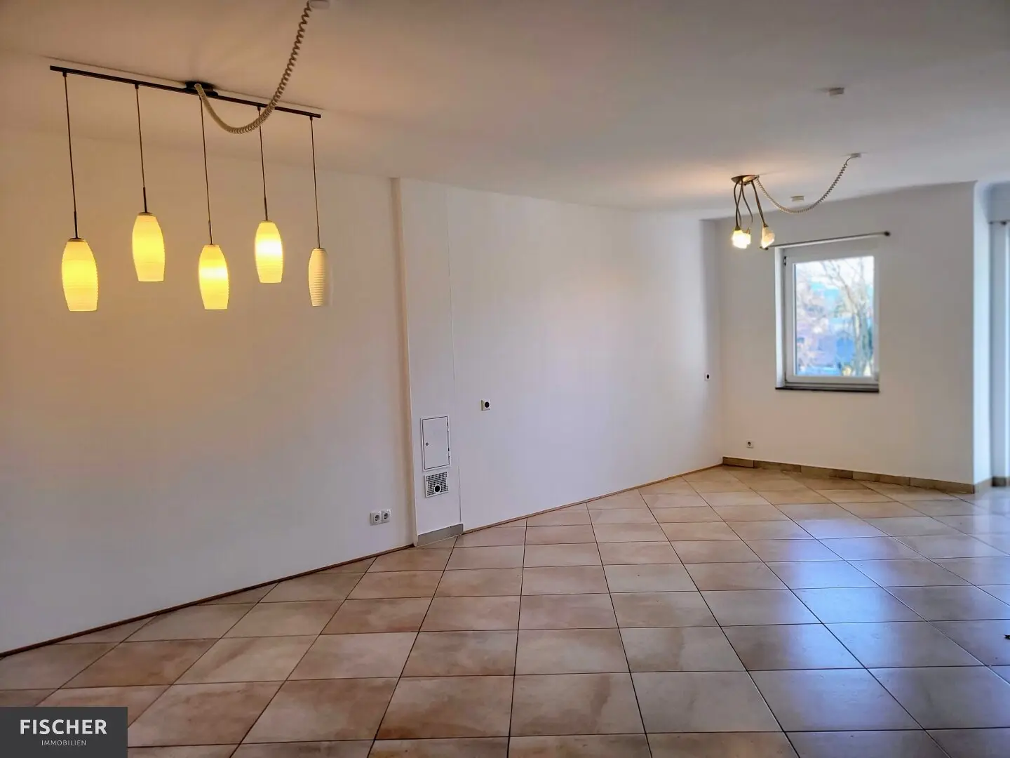 4-Zimmer-Gartenwohnung mit Berg- u. Stadtblick