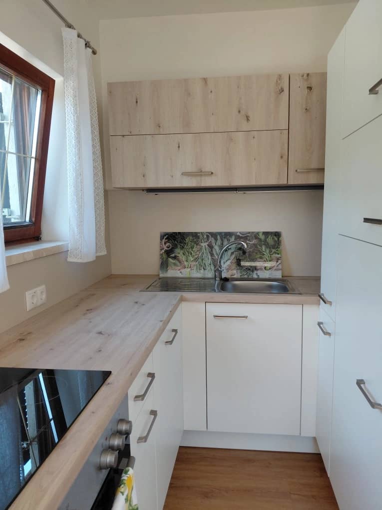 Recently renovated Ferienwohnung with private lake access and terrace