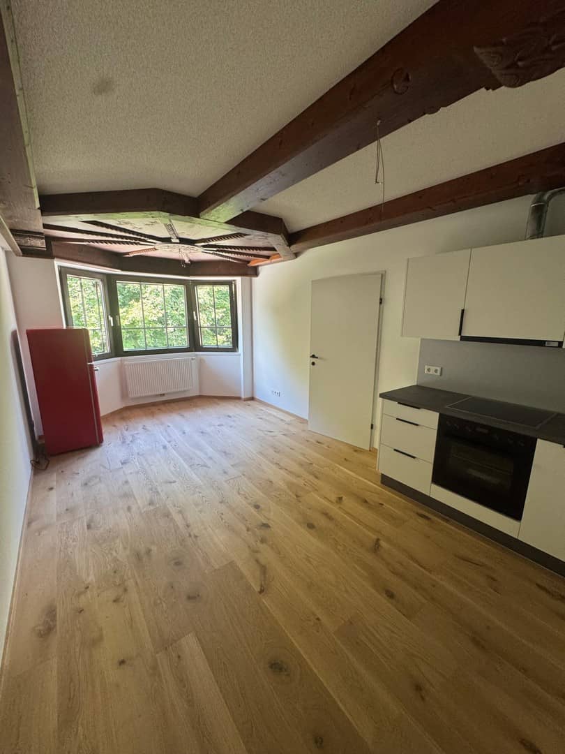 Generalsaniert Wohnung mit Erker und Einbauküche