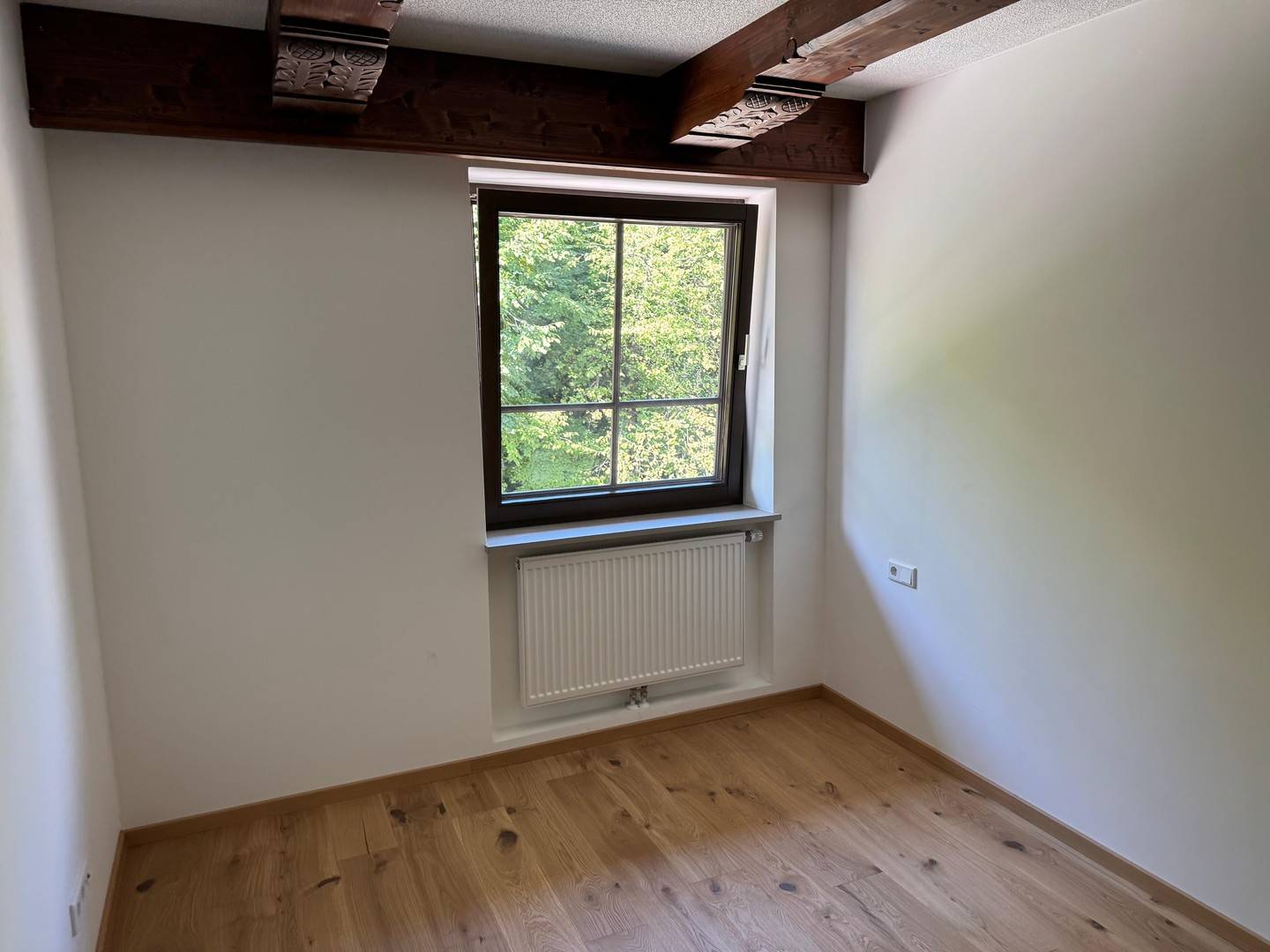 Generalsaniert Wohnung mit Erker und Einbauküche