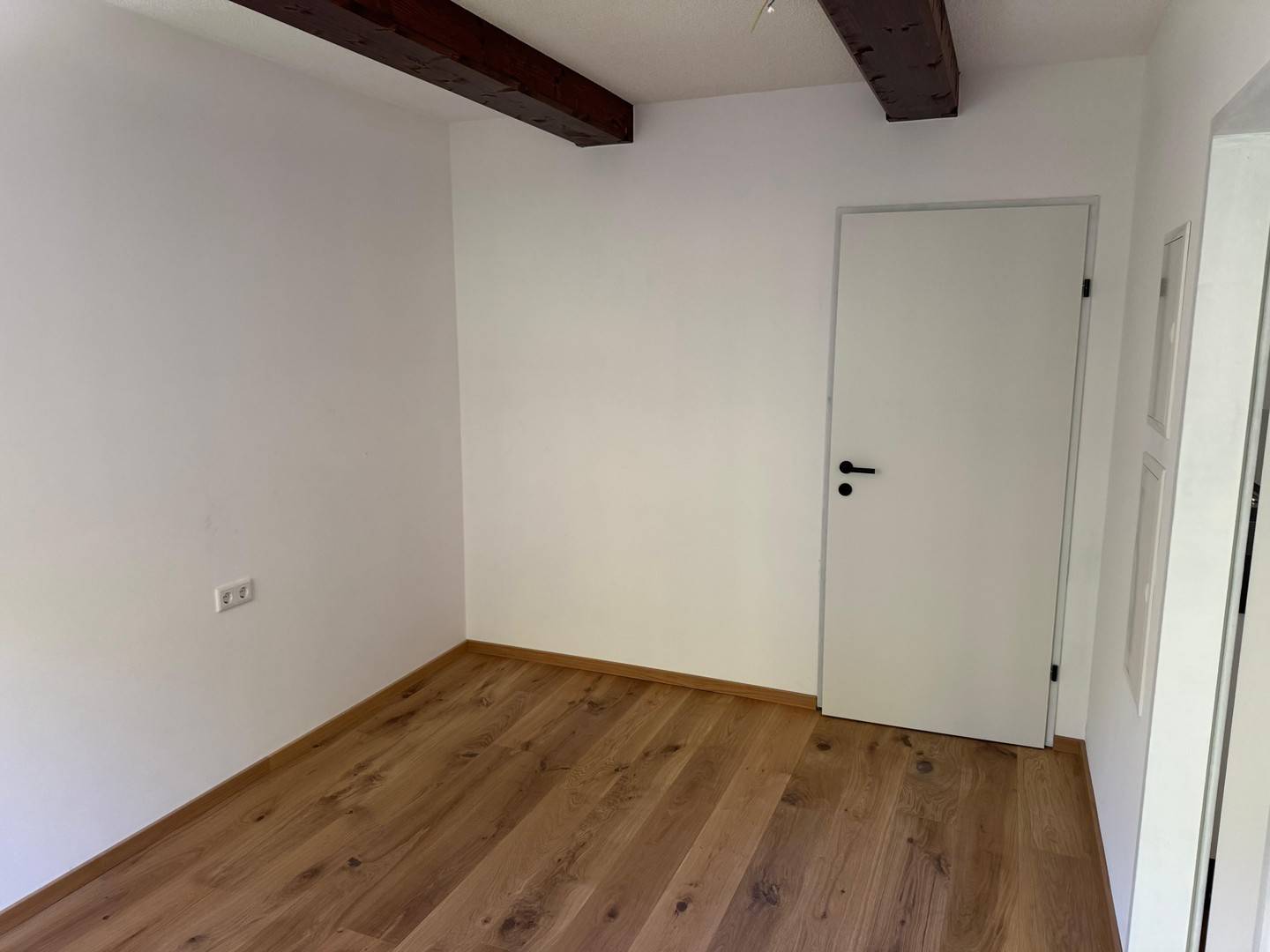 Generalsaniert Wohnung mit Erker und Einbauküche