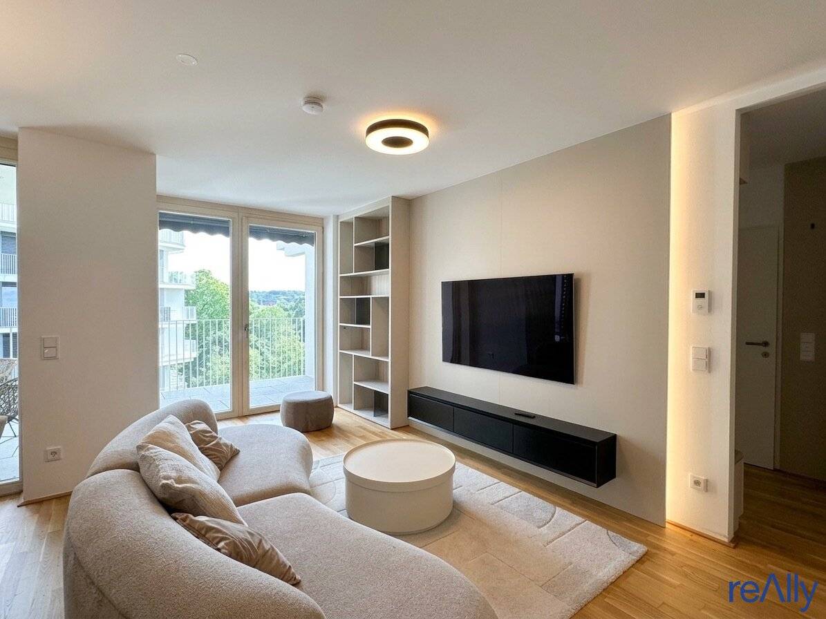 Design apartment with smart home and four terraces near Schönbrunn