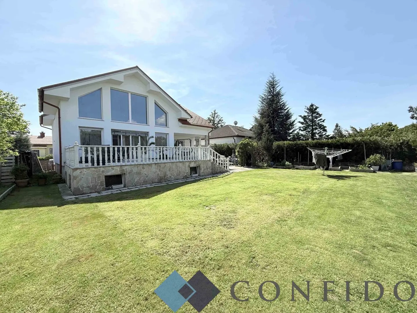 Spacious single-family house with garden, sauna, workshop and 7 bedrooms in Sollenau
