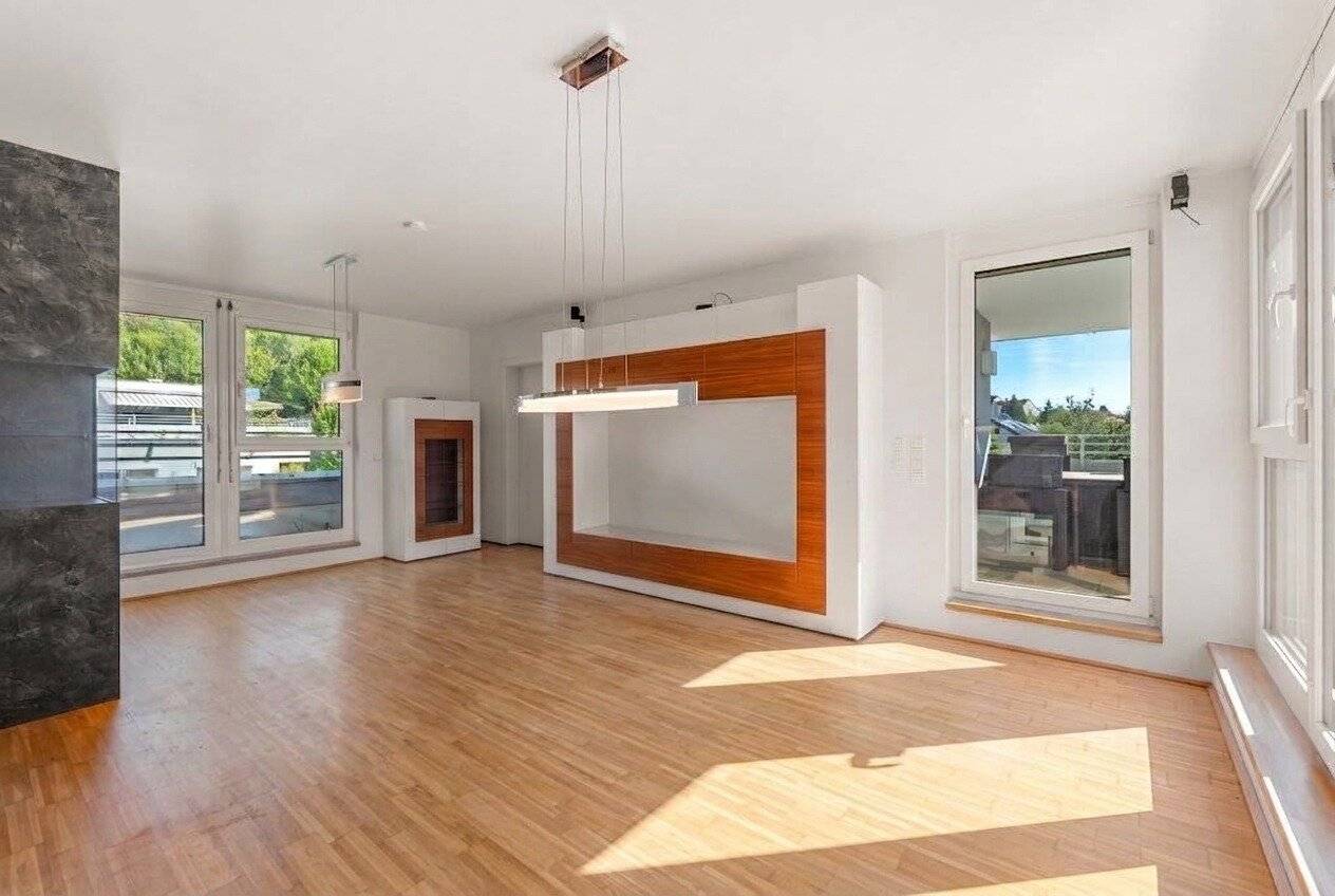 Barrier-free on the top floor with 4 rooms terrace 2x underground garage in Andritz quiet location
