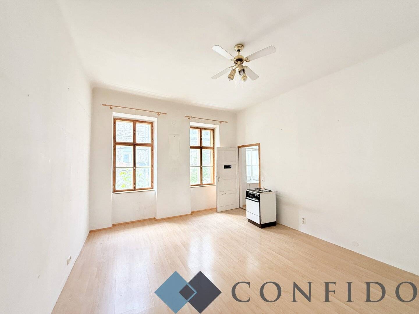 Spacious 4-room apartment in 1030 Vienna, renovation project with great potential