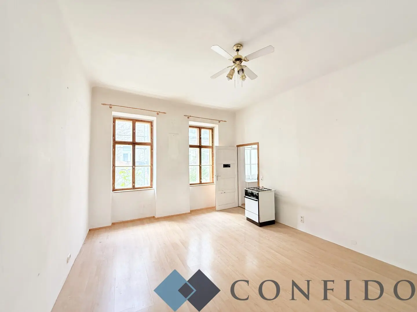 Spacious 4-room apartment in 1030 Vienna, renovation project with great potential