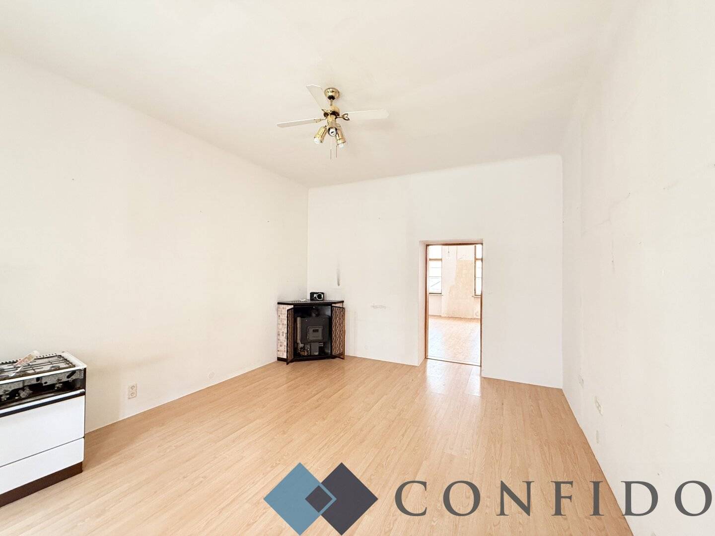 Spacious 4-room apartment in 1030 Vienna, renovation project with great potential