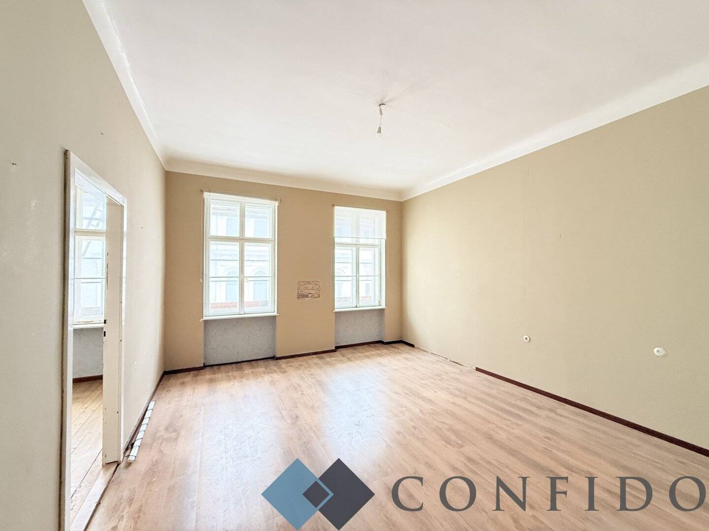 Spacious 4-room apartment in 1030 Vienna, renovation project with great potential