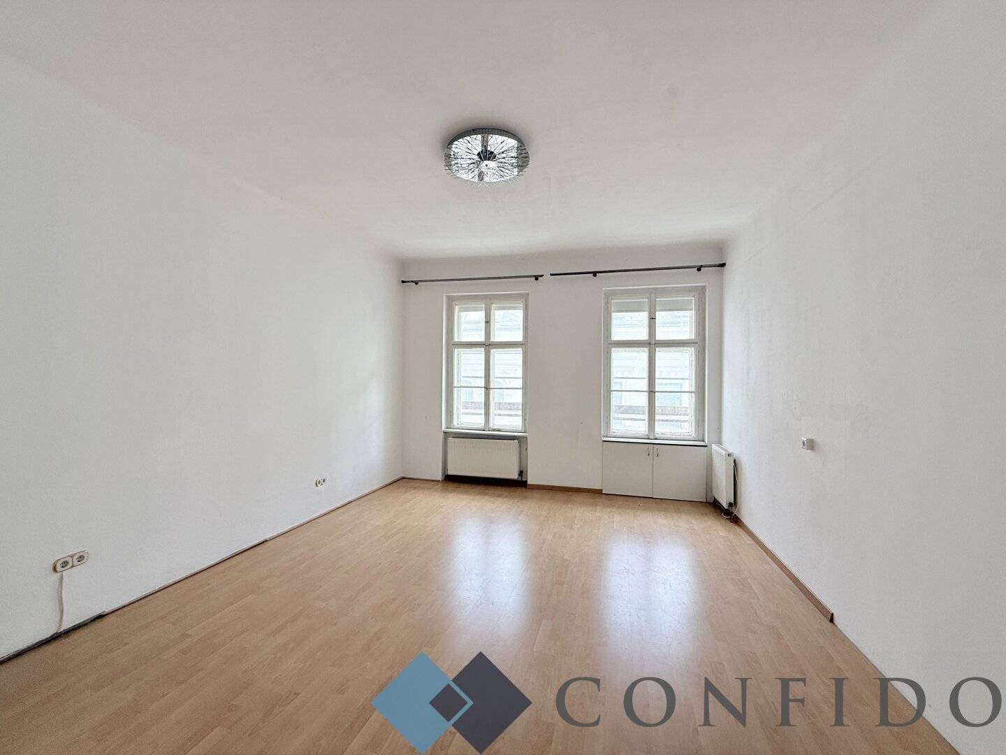 Create your new home – apartment in need of renovation near the Belvedere