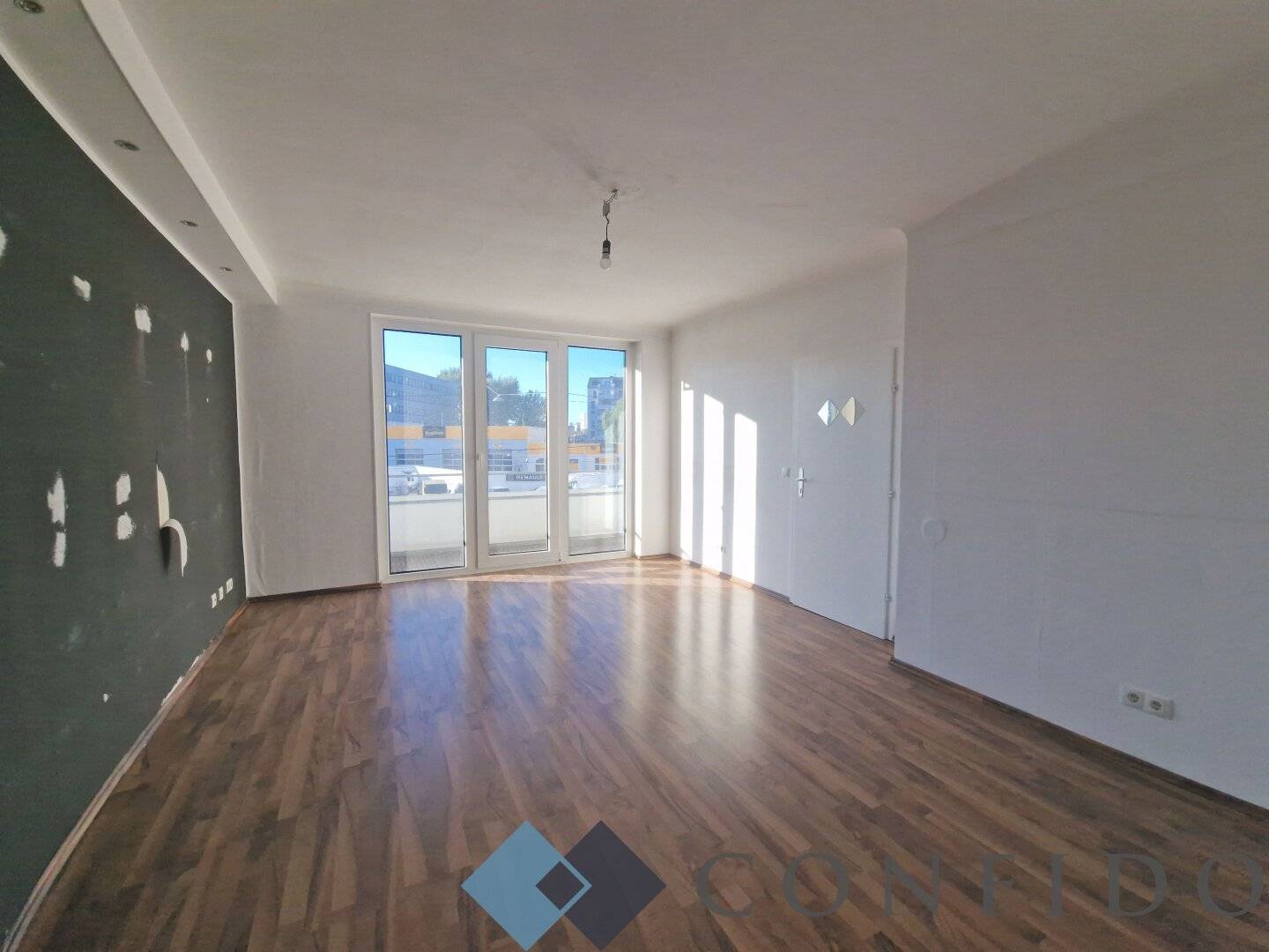 Renovate me, Bright 2-room apartment with loggia near Höchstädtplatz