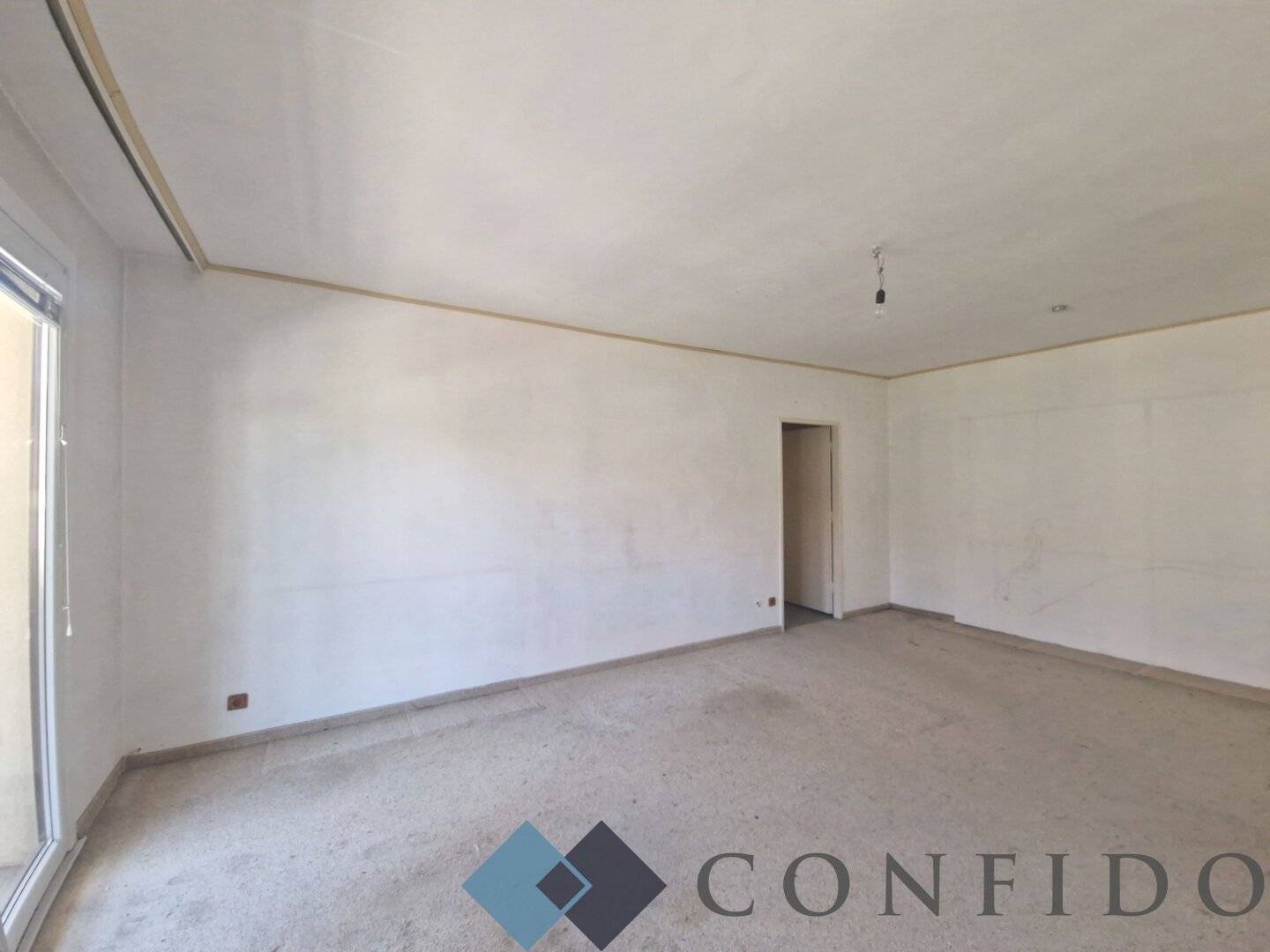 Renovation project: 3-room apartment with large loggia