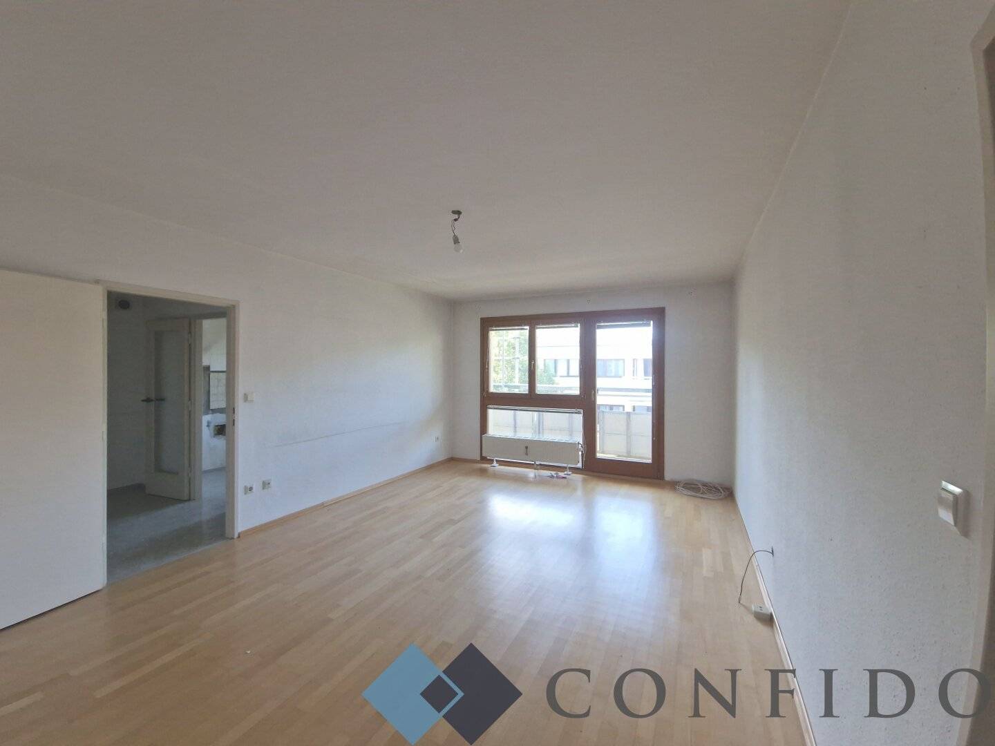 Charming 3-room apartment with loggia and west balcony in 1230 Vienna – in need of renovation!