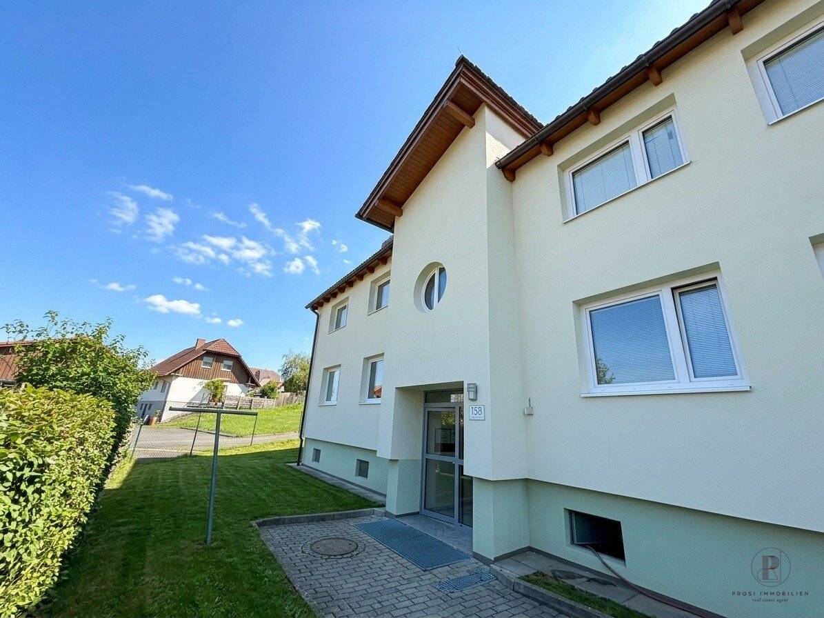 4-room apartment with balcony and parking space in Edelschrott – 3 months half rent