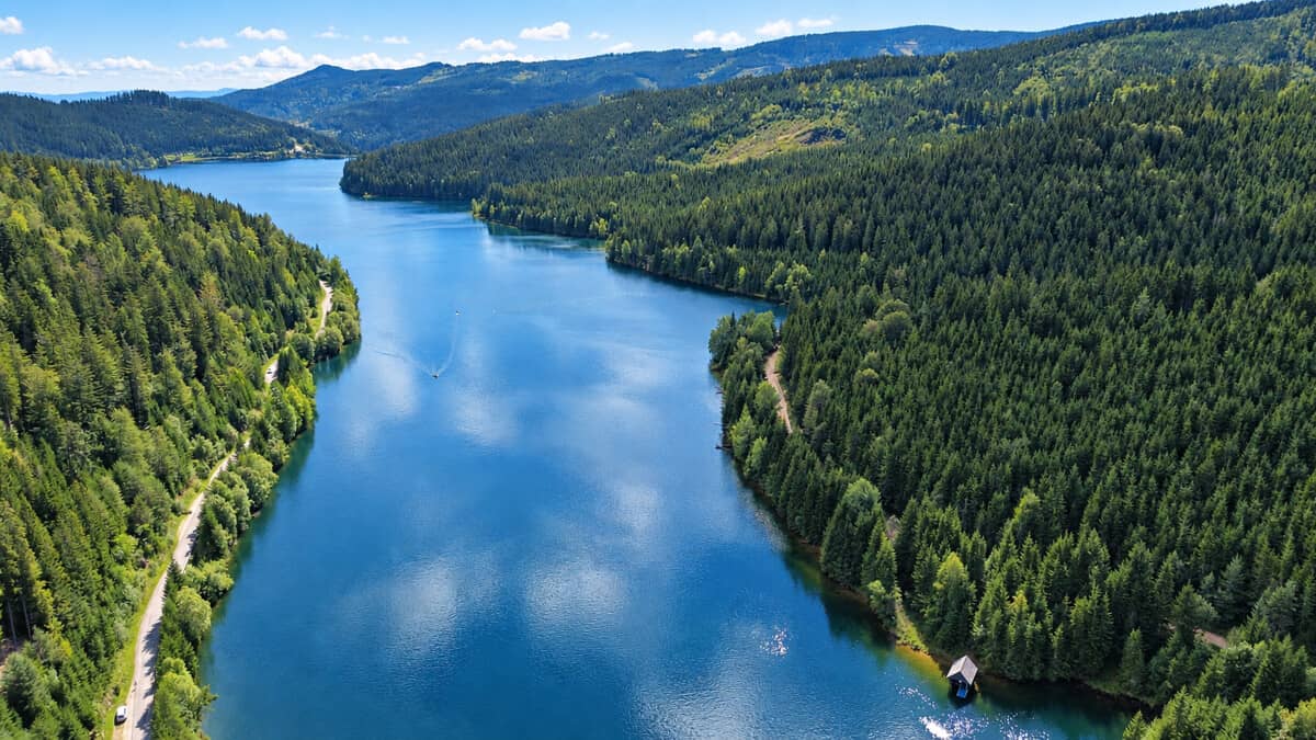 Wohnung in Alleinlage mit Seeblick und großzügigen Räumen