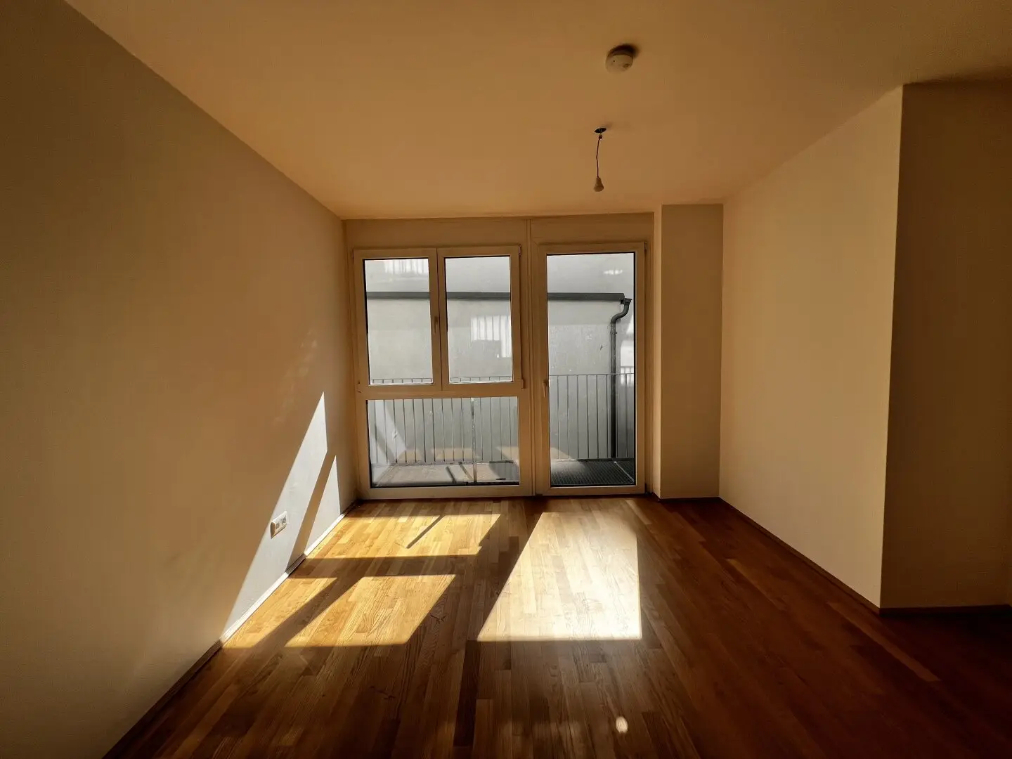 Charming 1-room attic apartment with 2 terraces in 1220 Vienna – only € 814.95 rent!