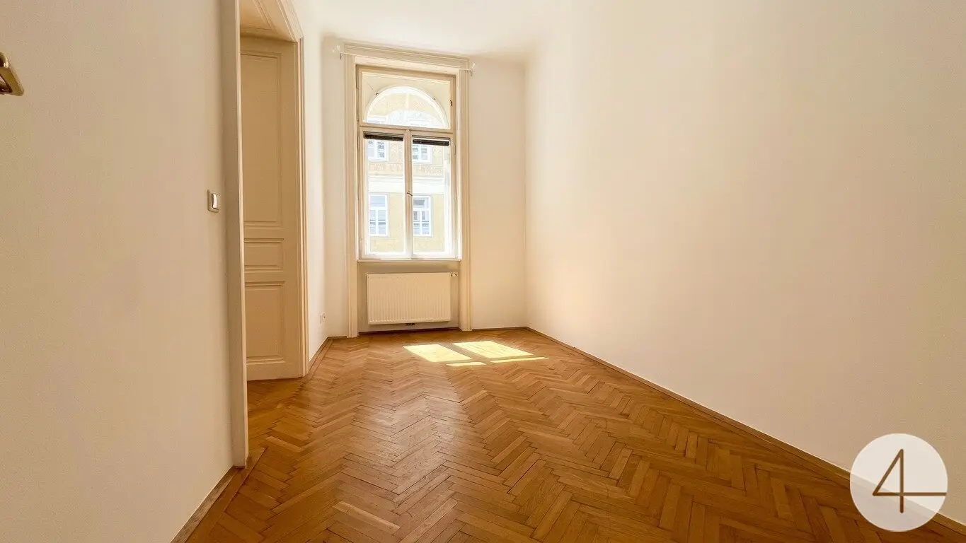 Elegantly renovated 3-room old building apartment - 180m to U4 - in a quiet location