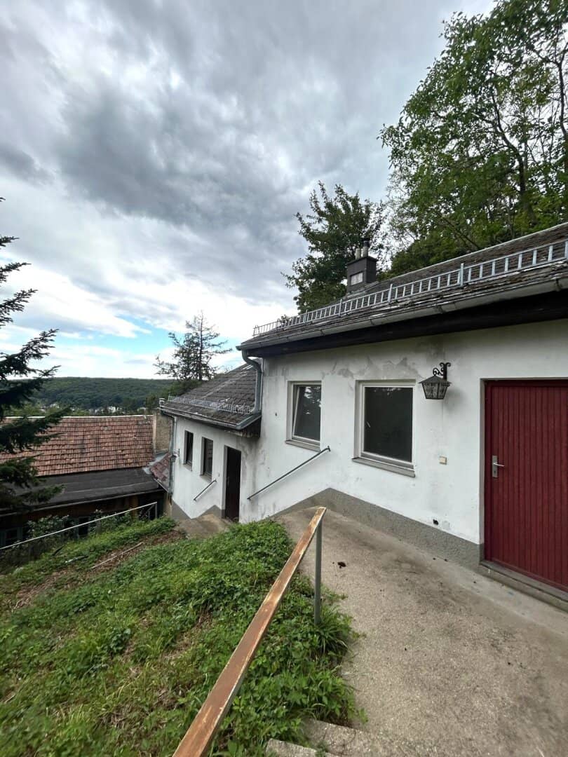 SÜDHANGLAGE AM WIENERWALD - baugenehmigtes Wohnprojekt mit traumhaftem Wienblick - mittleres Haus