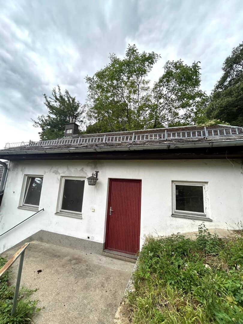 SÜDHANGLAGE AM WIENERWALD - baugenehmigtes Wohnprojekt mit traumhaftem Wienblick - mittleres Haus
