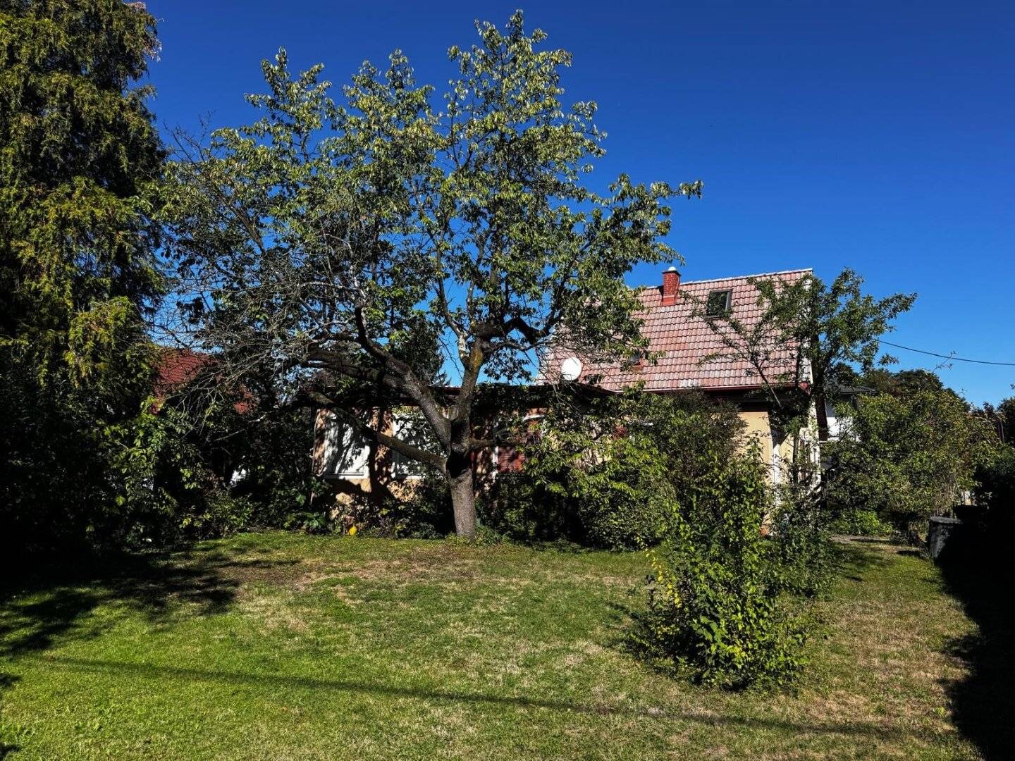 Charming residential house with large garden, terrace, large cellar and carport in Graz