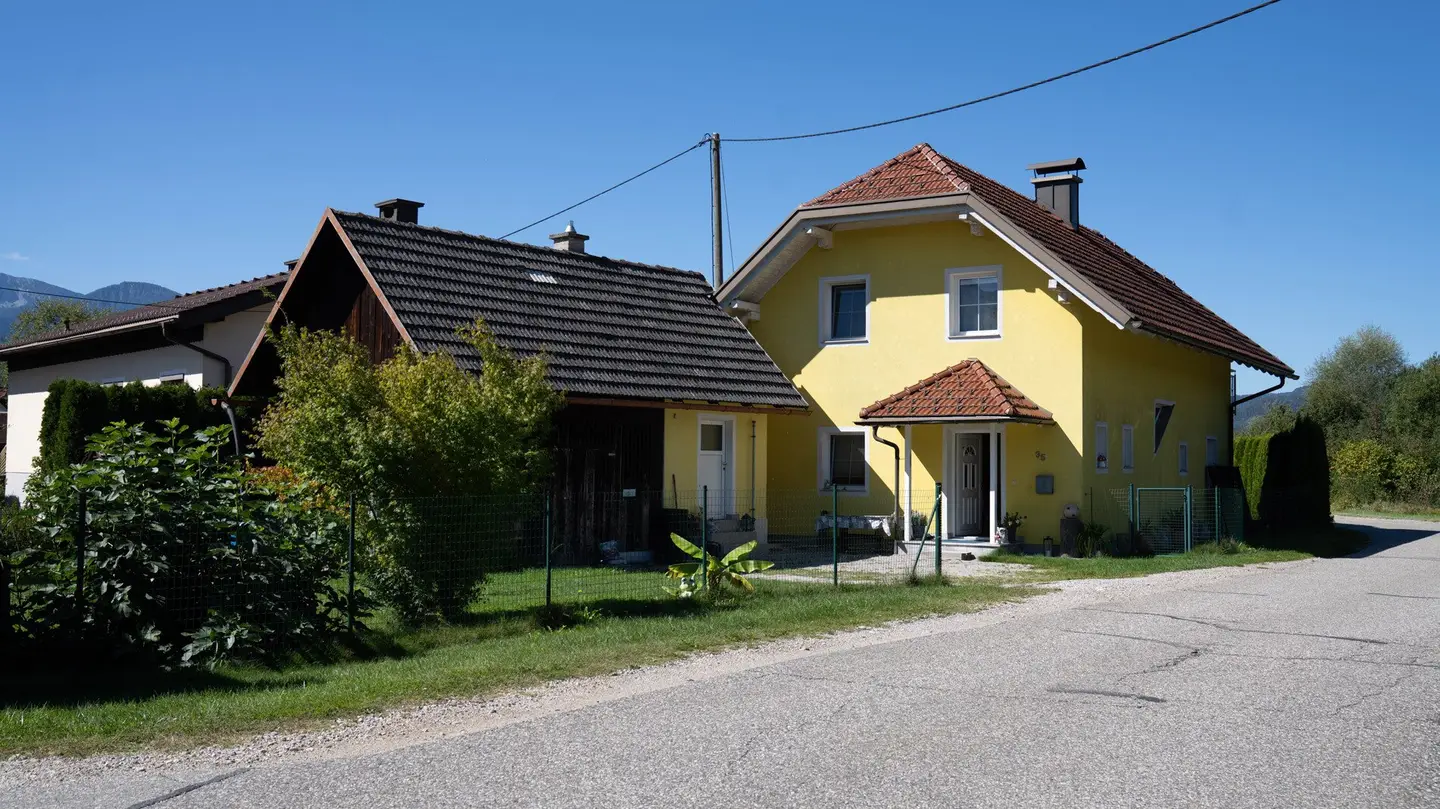 Junge tolles Familienhaus im grünen, nur 13 Min. von Klagenfurt, beste Zug- und Busverbindung