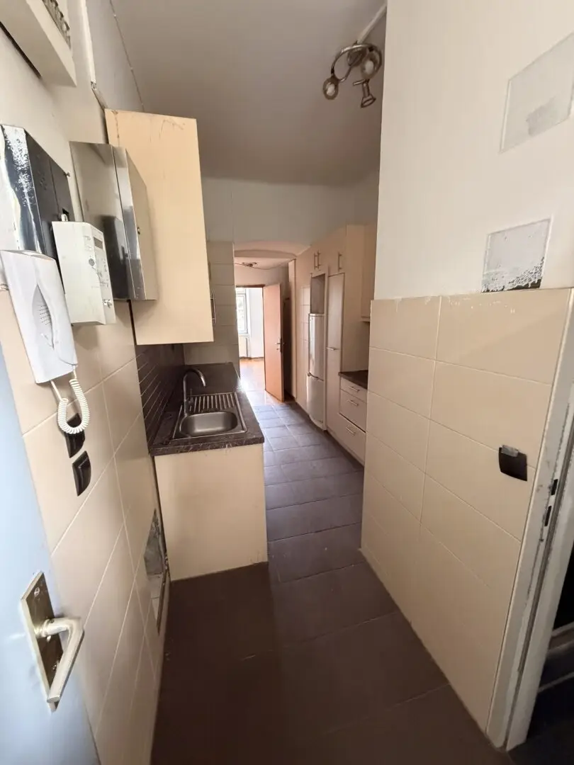 Sanierungsbedürftige 2 Zimmer Wohnung in zentraler Lage des 10. Bezirkes
