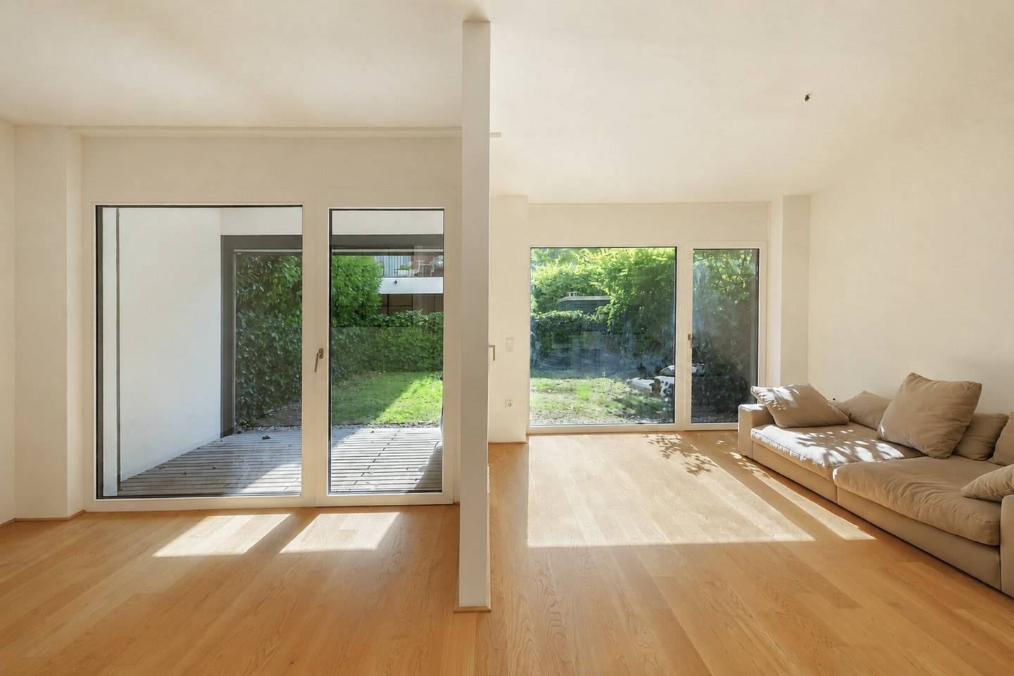 Argentinierstraße - representative 2 room garden apartment with loggia and garage