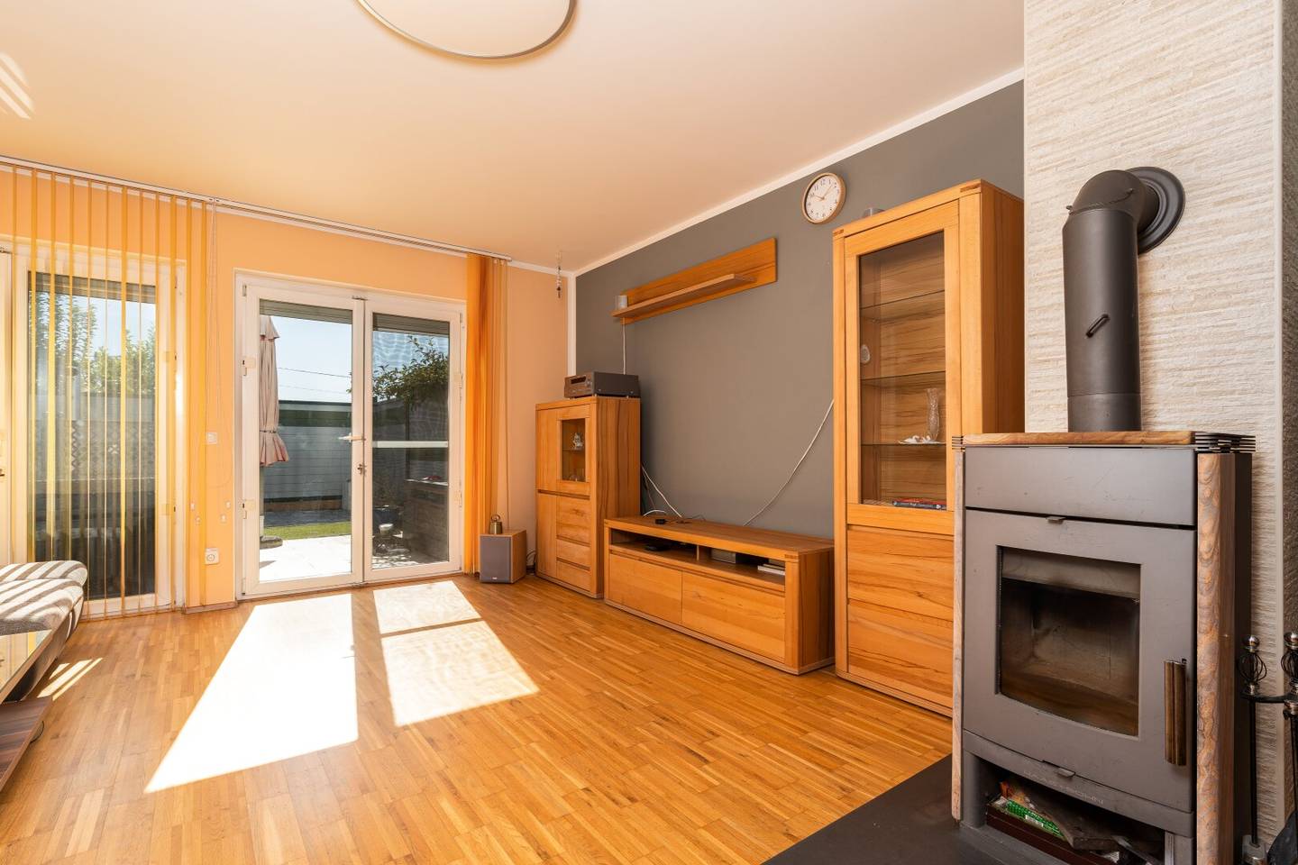 15 minutes on foot to the subway? TOP terraced house with 5 rooms
