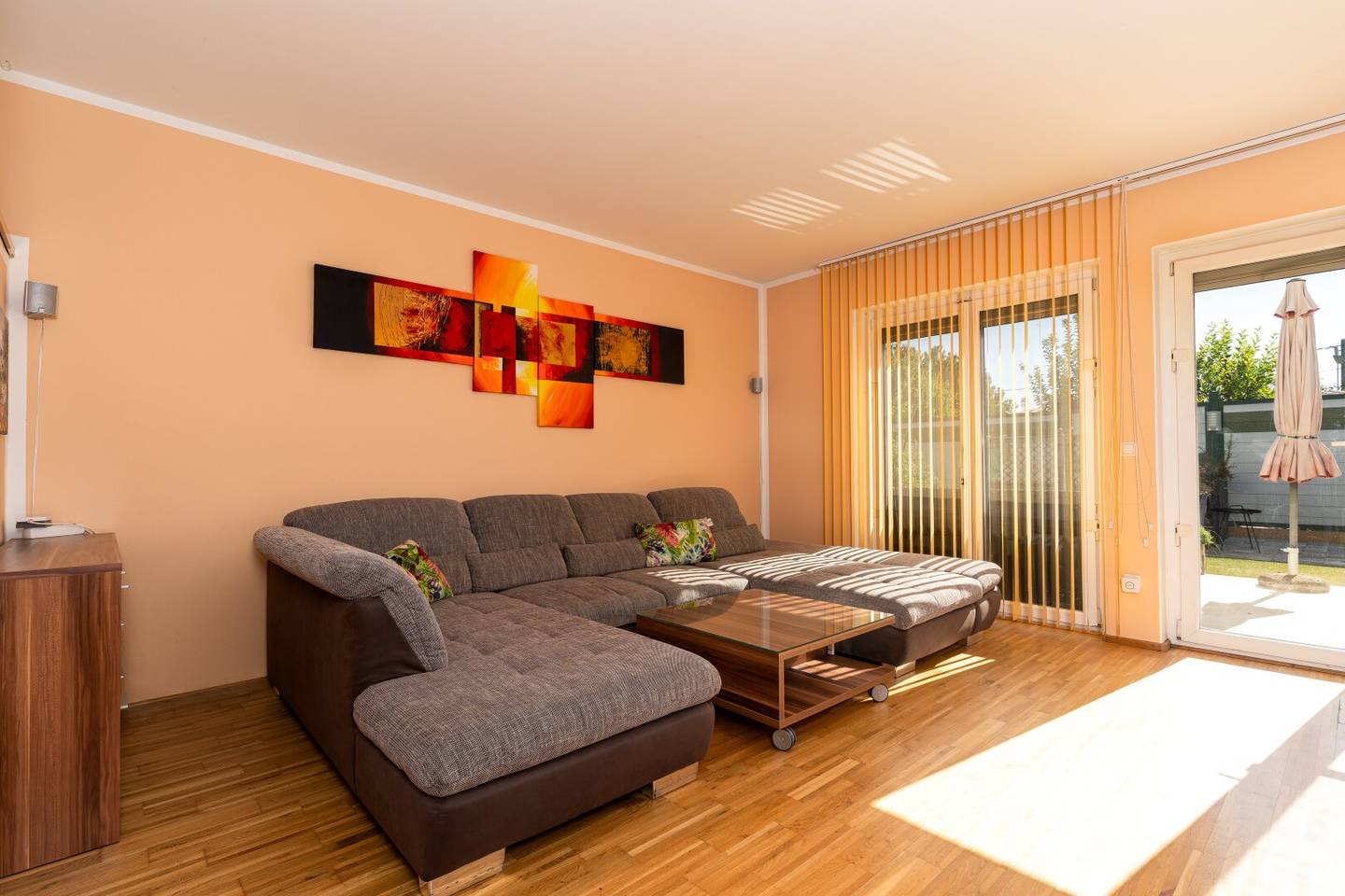 15 minutes on foot to the subway? TOP terraced house with 5 rooms