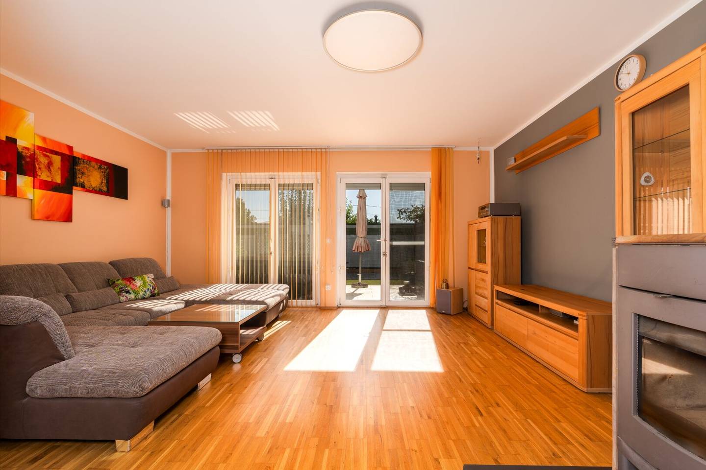 15 minutes on foot to the subway? TOP terraced house with 5 rooms
