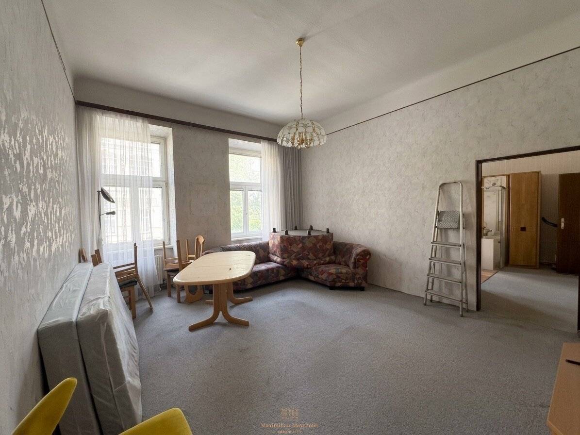 Old building apartment 80 m² | Partly renovated | Quiet residential location | Vienna 1150