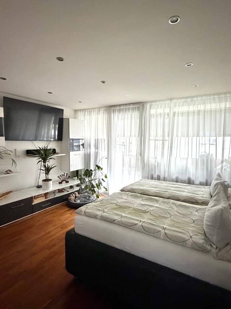 High-quality 3-room apartment in very well maintained condition including underground parking space in Rum, commission free