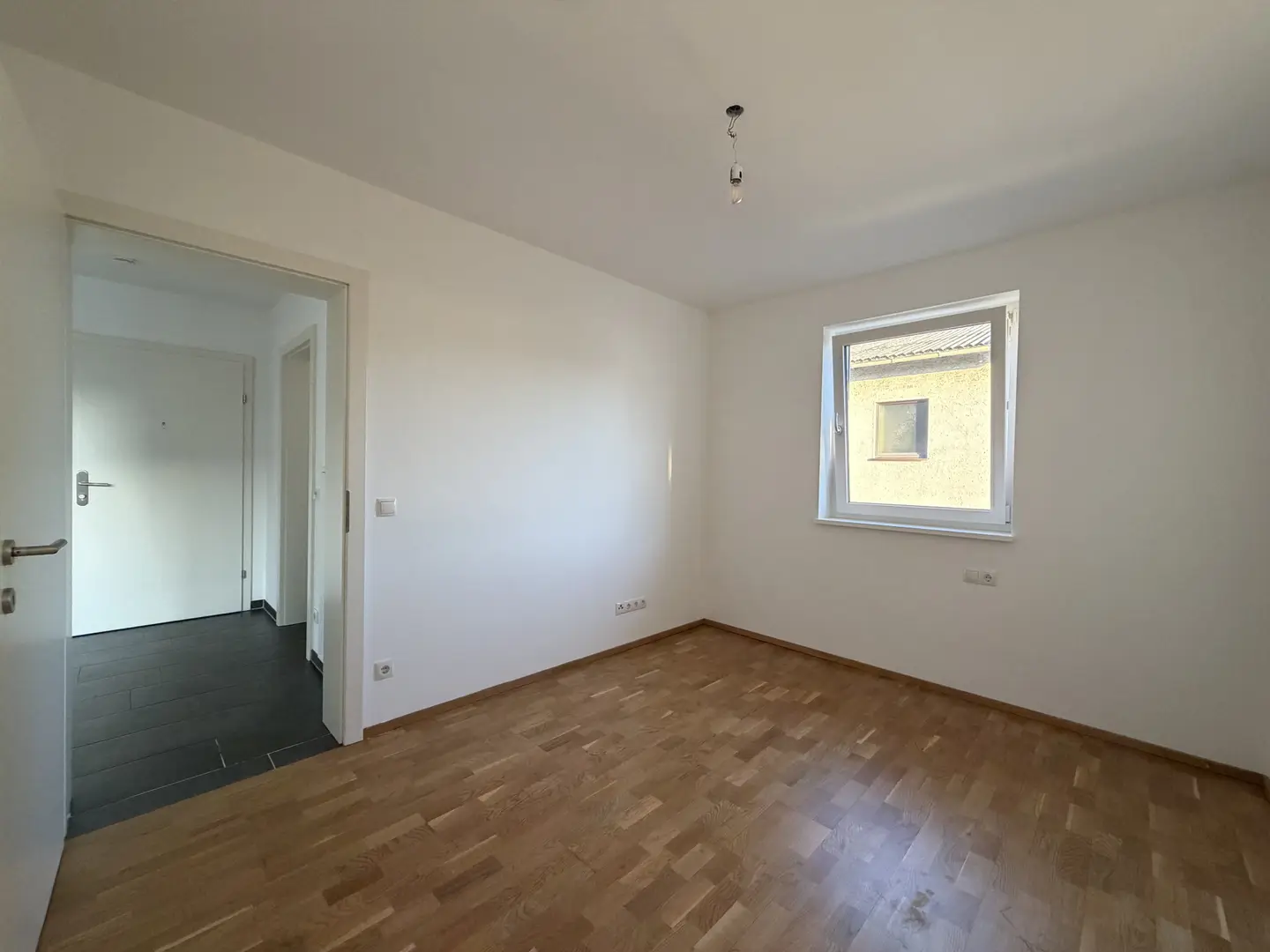 Helle Wohnung in Stadtnähe mit Balkon