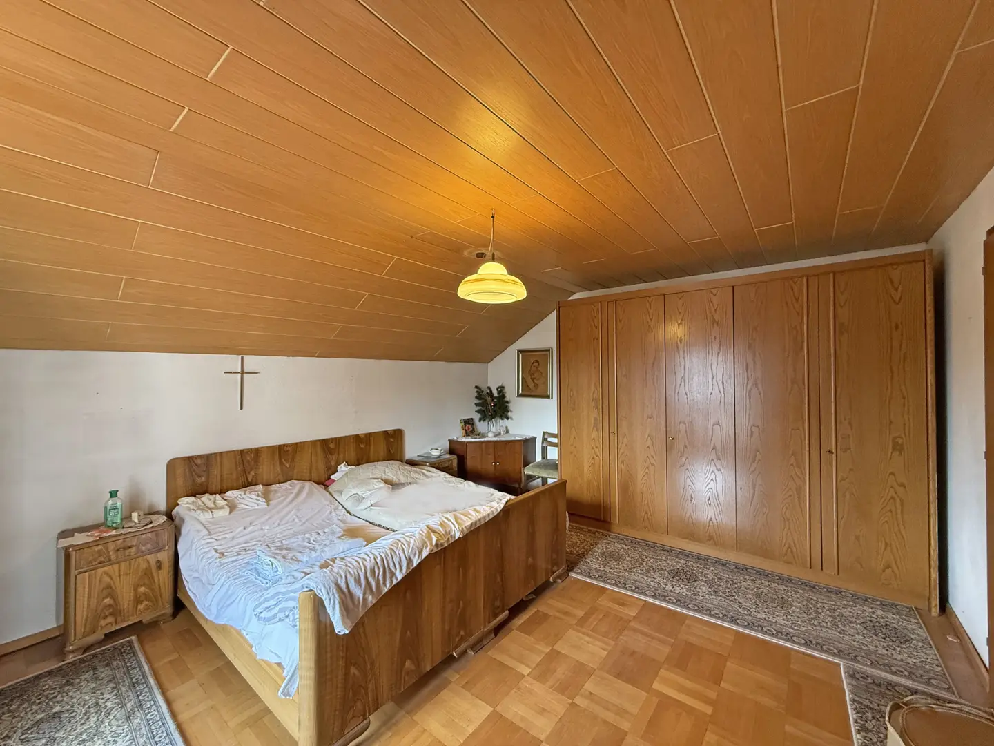 Well maintained family apartment in quiet cul de sac