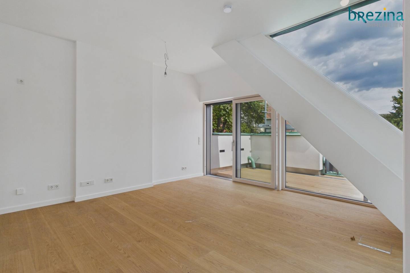 WOW First occupancy after completion - in the attic with terrace AND ROOFTOP GARDEN