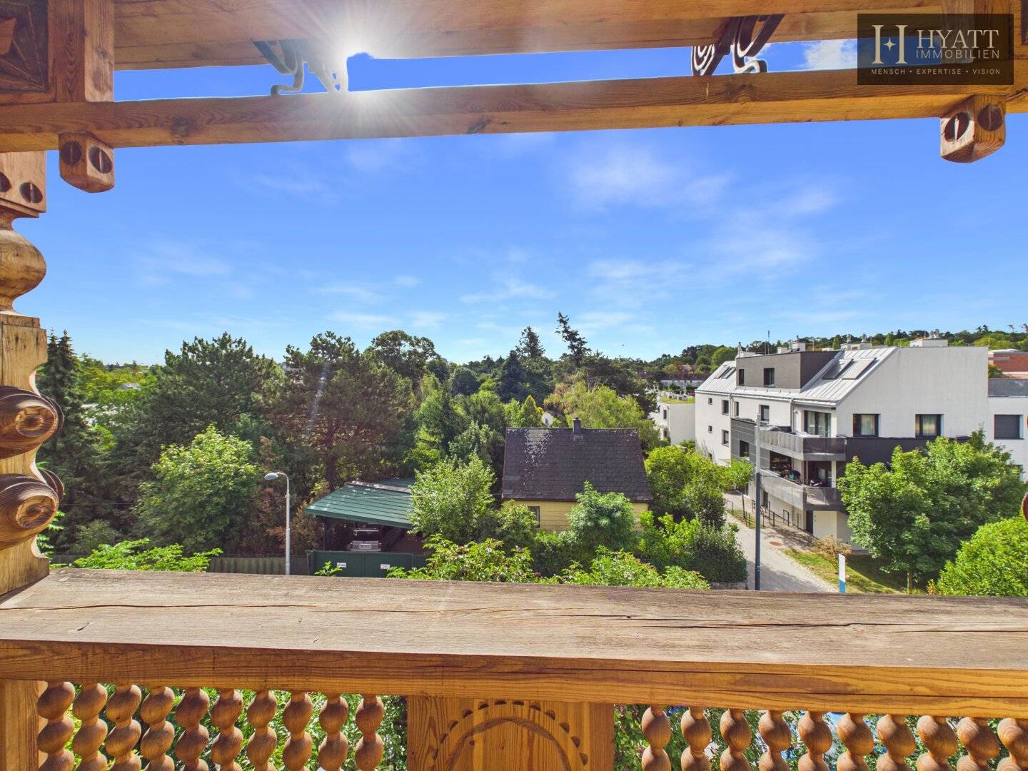 Family apartment with air conditioning and balcony in Hietzing