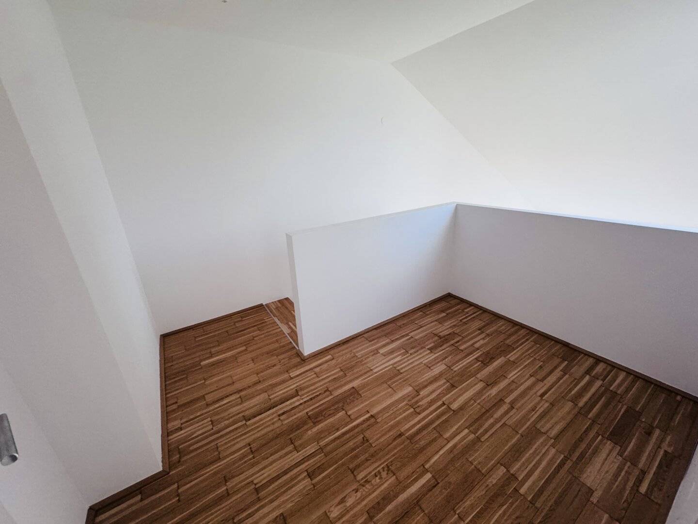 Attic dream with 4 rooms, 2 terraces in 1210 Vienna